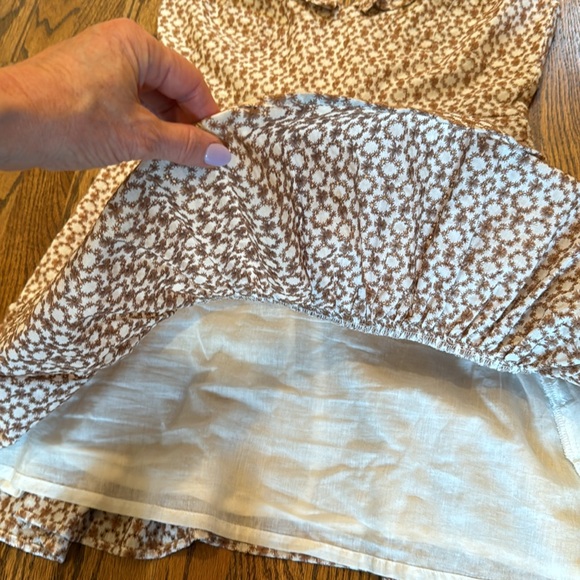 Mink Pink monochrome printed mini. Lightweight, lined, zipper back. - Picture 4 of 5